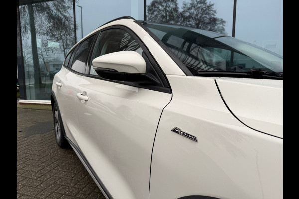 Ford FOCUS Wagon 1.0 EcoBoost Active Business - Automaat - Panodak - Trekhaak - Navi - Parkeerhulp