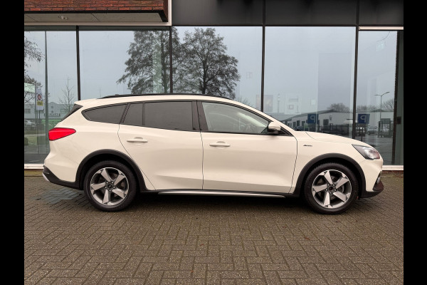 Ford FOCUS Wagon 1.0 EcoBoost Active Business - Automaat - Panodak - Trekhaak - Navi - Parkeerhulp