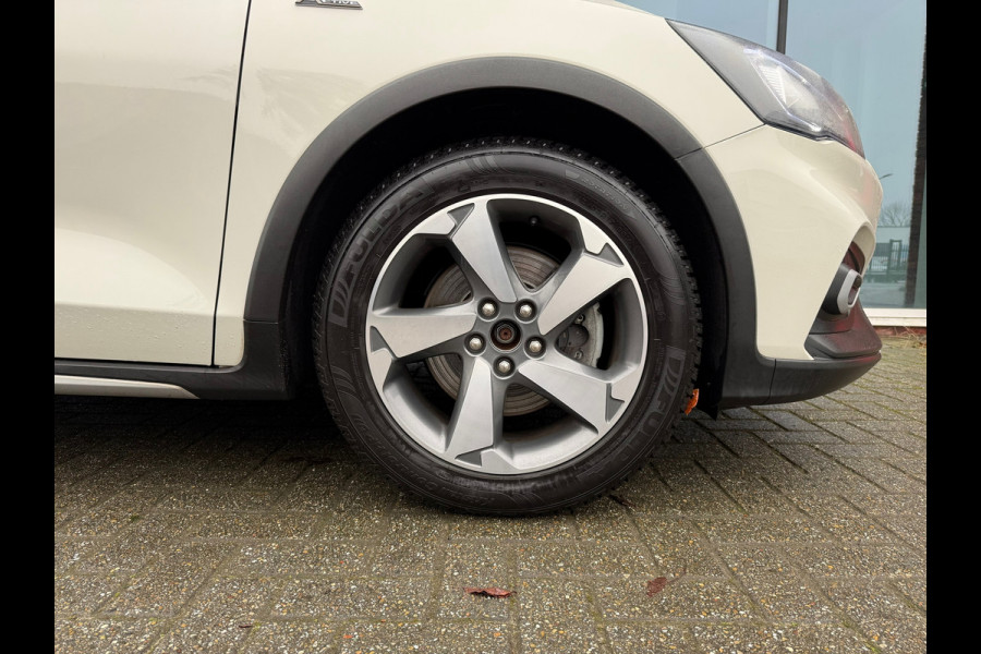 Ford FOCUS Wagon 1.0 EcoBoost Active Business - Automaat - Panodak - Trekhaak - Navi - Parkeerhulp