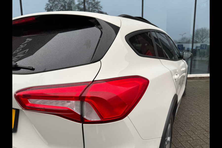 Ford FOCUS Wagon 1.0 EcoBoost Active Business - Automaat - Panodak - Trekhaak - Navi - Parkeerhulp