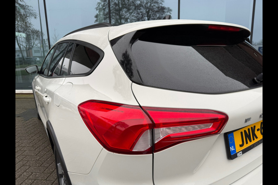 Ford FOCUS Wagon 1.0 EcoBoost Active Business - Automaat - Panodak - Trekhaak - Navi - Parkeerhulp