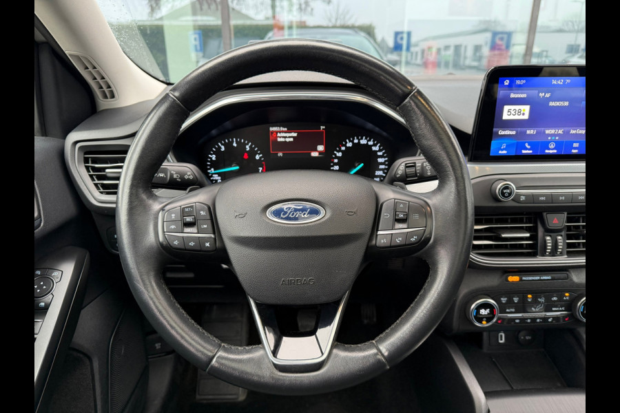 Ford FOCUS Wagon 1.0 EcoBoost Active Business - Automaat - Panodak - Trekhaak - Navi - Parkeerhulp