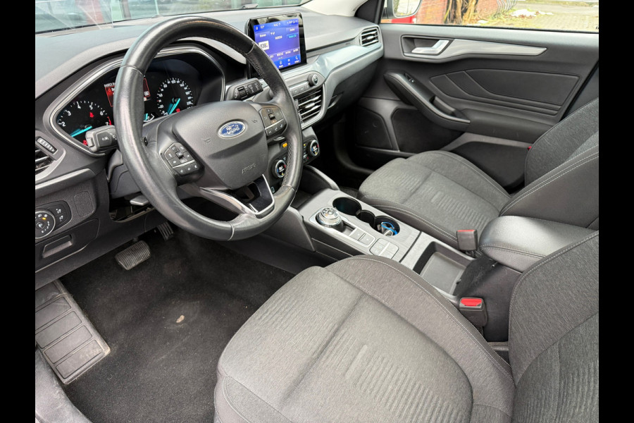 Ford FOCUS Wagon 1.0 EcoBoost Active Business - Automaat - Panodak - Trekhaak - Navi - Parkeerhulp