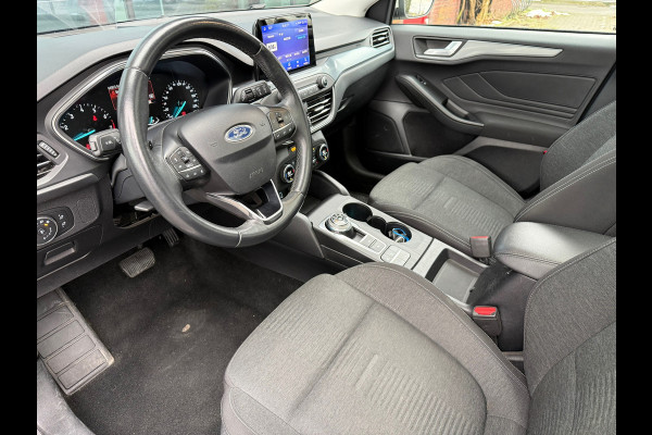 Ford FOCUS Wagon 1.0 EcoBoost Active Business - Automaat - Panodak - Trekhaak - Navi - Parkeerhulp
