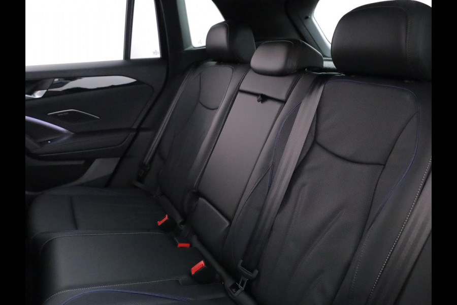 Volkswagen Tiguan 1.5 eHybrid R-Line Business 272pk| el. trekhaak| leer| 20'LMvelgen| Camera| Head-up display