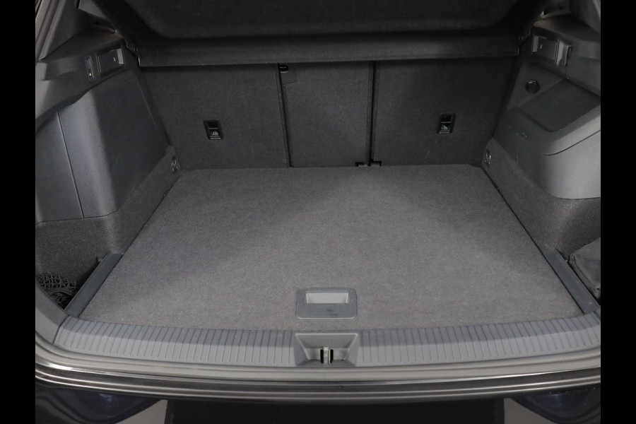 Volkswagen Tiguan 1.5 eHybrid R-Line Business 272pk| el. trekhaak| leer| 20'LMvelgen| Camera| Head-up display