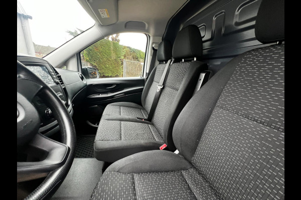 Mercedes-Benz eVito EVito Lang 41 kWh Carplay_Navi_F1 Flippers_Stoelverw