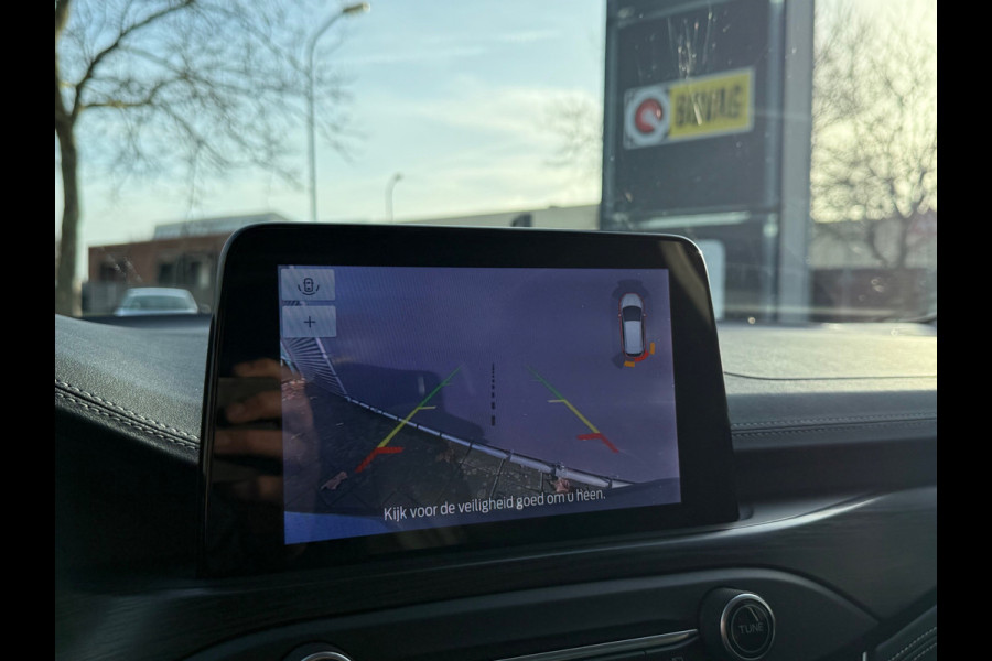 Ford FOCUS Wagon BWJ 11-2020 | 1.5T 150PK Vignale AUTOMAAT | LEER | PANO DAK | TREKHAAK | CAMERA | CLIMA | NAVI | LED | PDC 2X | CARPLAY