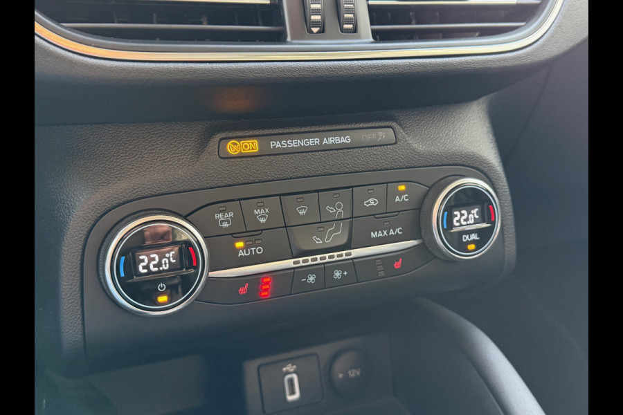 Ford FOCUS Wagon BWJ 11-2020 | 1.5T 150PK Vignale AUTOMAAT | LEER | PANO DAK | TREKHAAK | CAMERA | CLIMA | NAVI | LED | PDC 2X | CARPLAY