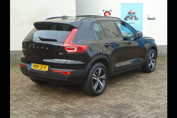 Volvo XC40 2.0 B4 R-Design|Panodak|Memory|Harman/Kardon|Adaptive-Cruise|Trekhaak|360-Camera|Stoel/Stuurverwarming