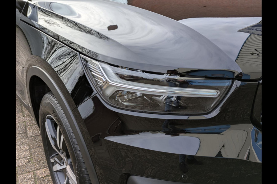 Volvo XC40 2.0 B4 R-Design|Panodak|Memory|Harman/Kardon|Adaptive-Cruise|Trekhaak|360-Camera|Stoel/Stuurverwarming