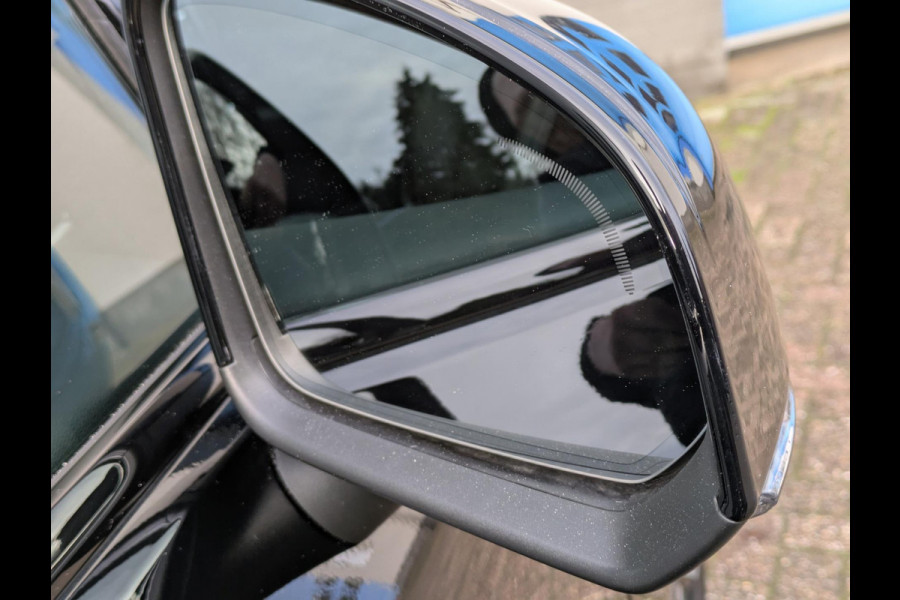 Volvo XC40 2.0 B4 R-Design|Panodak|Memory|Harman/Kardon|Adaptive-Cruise|Trekhaak|360-Camera|Stoel/Stuurverwarming