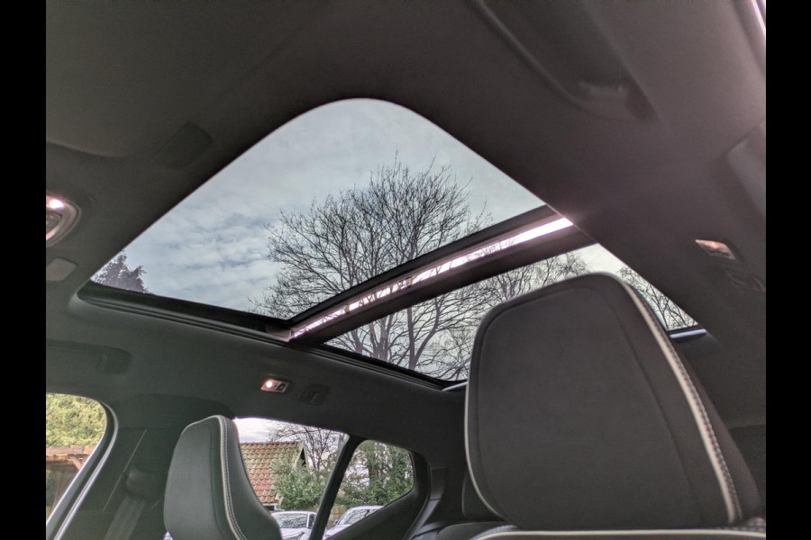Volvo XC40 2.0 B4 R-Design|Panodak|Memory|Harman/Kardon|Adaptive-Cruise|Trekhaak|360-Camera|Stoel/Stuurverwarming