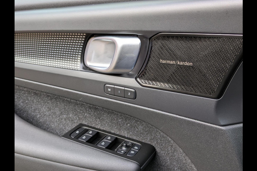 Volvo XC40 2.0 B4 R-Design|Panodak|Memory|Harman/Kardon|Adaptive-Cruise|Trekhaak|360-Camera|Stoel/Stuurverwarming