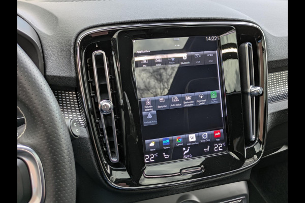Volvo XC40 2.0 B4 R-Design|Panodak|Memory|Harman/Kardon|Adaptive-Cruise|Trekhaak|360-Camera|Stoel/Stuurverwarming