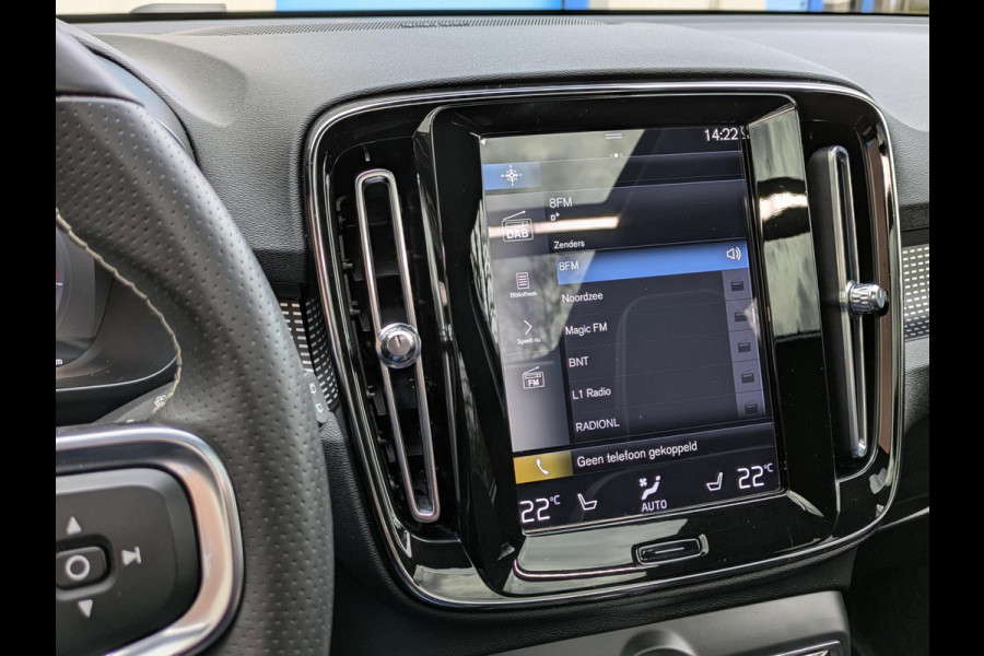 Volvo XC40 2.0 B4 R-Design|Panodak|Memory|Harman/Kardon|Adaptive-Cruise|Trekhaak|360-Camera|Stoel/Stuurverwarming