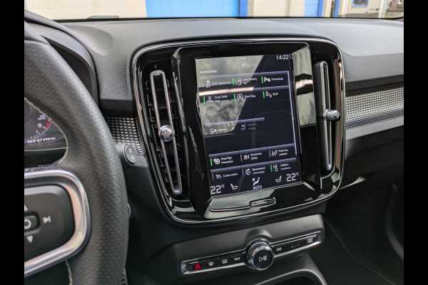 Volvo XC40 2.0 B4 R-Design|Panodak|Memory|Harman/Kardon|Adaptive-Cruise|Trekhaak|360-Camera|Stoel/Stuurverwarming