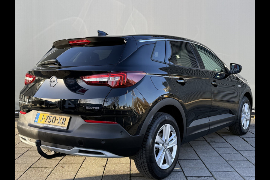 Opel Grandland X BWJ 11-2020 | 1.2T 131PK Bus Executive | TREKHAAK | CLIMA | NAVI | LEDER/STOF | SPORTSTOELEN | PDC 2X | CARPLAY |