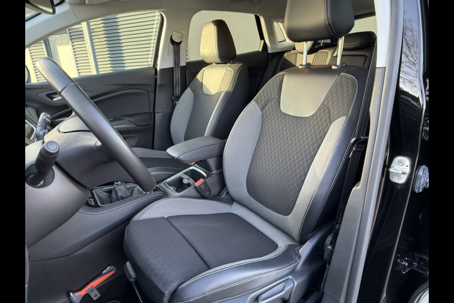 Opel Grandland X BWJ 11-2020 | 1.2T 131PK Bus Executive | TREKHAAK | CLIMA | NAVI | LEDER/STOF | SPORTSTOELEN | PDC 2X | CARPLAY |