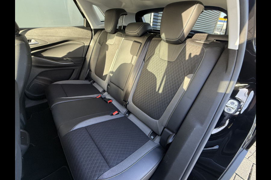 Opel Grandland X BWJ 11-2020 | 1.2T 131PK Bus Executive | TREKHAAK | CLIMA | NAVI | LEDER/STOF | SPORTSTOELEN | PDC 2X | CARPLAY |