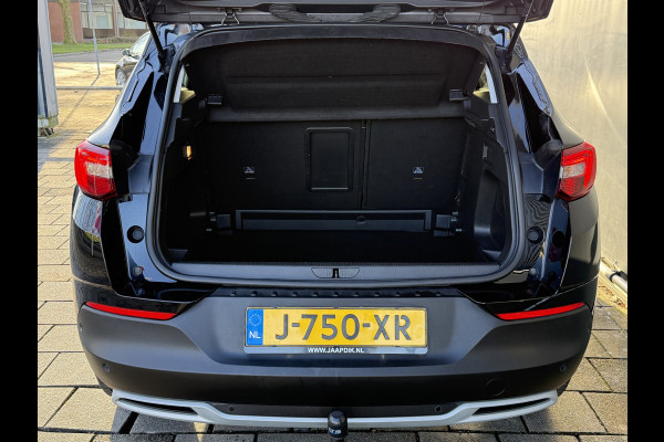 Opel Grandland X BWJ 11-2020 | 1.2T 131PK Bus Executive | TREKHAAK | CLIMA | NAVI | LEDER/STOF | SPORTSTOELEN | PDC 2X | CARPLAY |