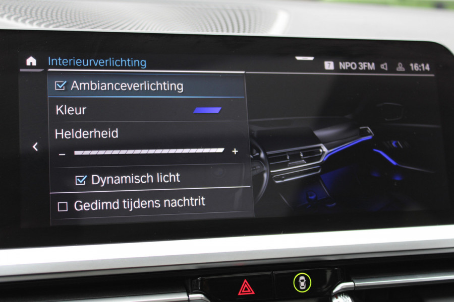 BMW 3 Serie Touring 330e Business Edition PHEV PANO GR NAVI VIRTUAL 58000KM!!!