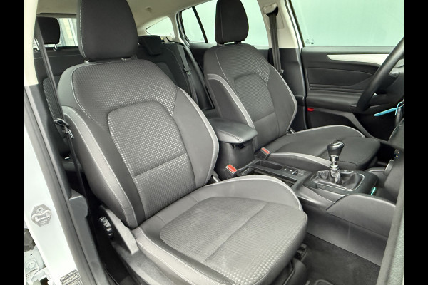 Ford FOCUS Wagon BWJ 2021 | 1.0T 124PK Hybrid Trend Edition NWE APK | CAMERA A | SPORTSTOELEN | NAVI | PDC 2X | AIRCO | LICHTMETAAL | ARPLAY | DAB | CRUISE |