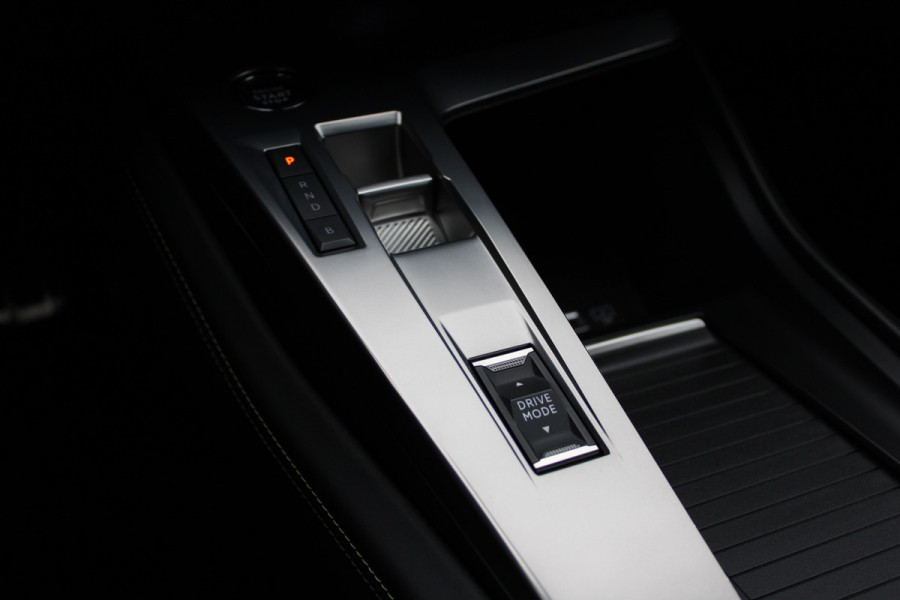 Peugeot 308 1.6 Plug-in Hybrid 225 GT | Alcantara | Navigatie | Black Pack