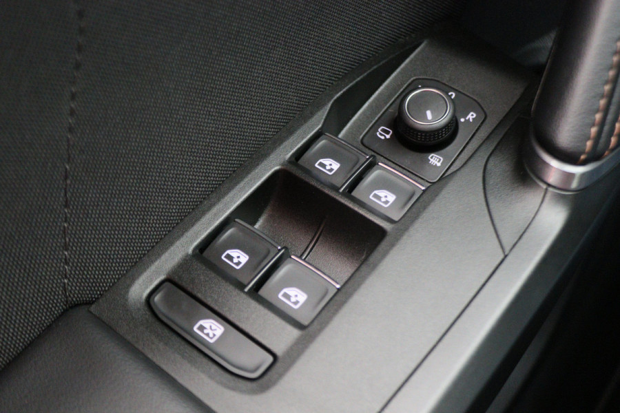 CUPRA Leon Sportstourer 1.4 e-Hybrid VZ Adrenaline Virtual Cockpit, Kuipstoelen, Beats Audio, ACC, Camera, Keyless, 19"