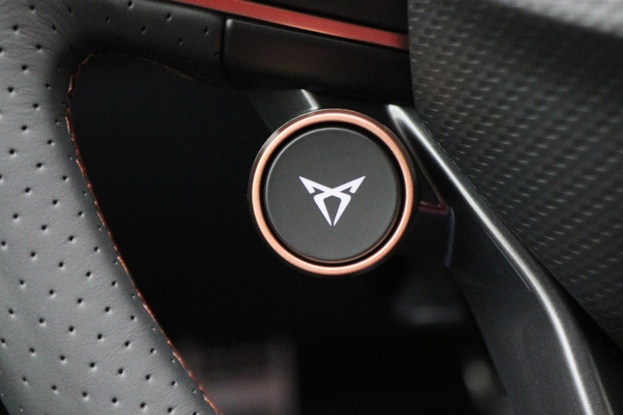 CUPRA Leon Sportstourer 1.4 e-Hybrid VZ Adrenaline Virtual Cockpit, Kuipstoelen, Beats Audio, ACC, Camera, Keyless, 19"