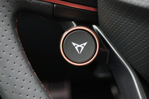CUPRA Leon Sportstourer 1.4 e-Hybrid VZ Adrenaline Virtual Cockpit, Kuipstoelen, Beats Audio, ACC, Camera, Keyless, 19"