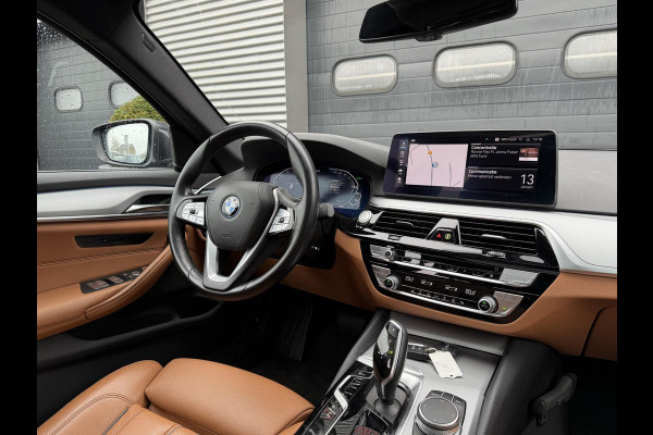 BMW 5 Serie 530e Business Edition Plus | Panoramadak | Camera | Lederen Bekleding | Laser | Elektrische Trekhaak |