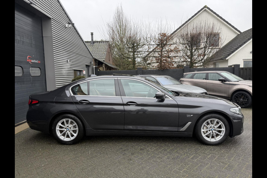 BMW 5 Serie 530e Business Edition Plus | Panoramadak | Camera | Lederen Bekleding | Laser | Elektrische Trekhaak |