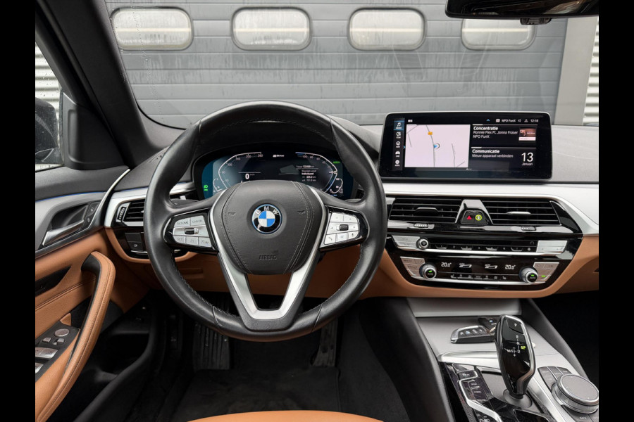 BMW 5 Serie 530e Business Edition Plus | Panoramadak | Camera | Lederen Bekleding | Laser | Elektrische Trekhaak |