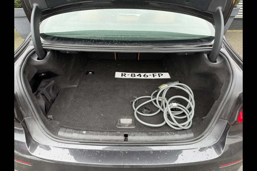 BMW 5 Serie 530e Business Edition Plus | Panoramadak | Camera | Lederen Bekleding | Laser | Elektrische Trekhaak |