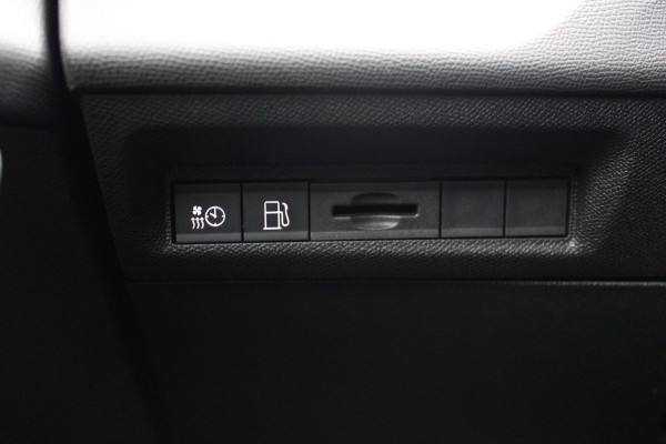 Peugeot 308 1.6 Plug-in Hybrid 225 GT | Alcantara | Navigatie | Black Pack