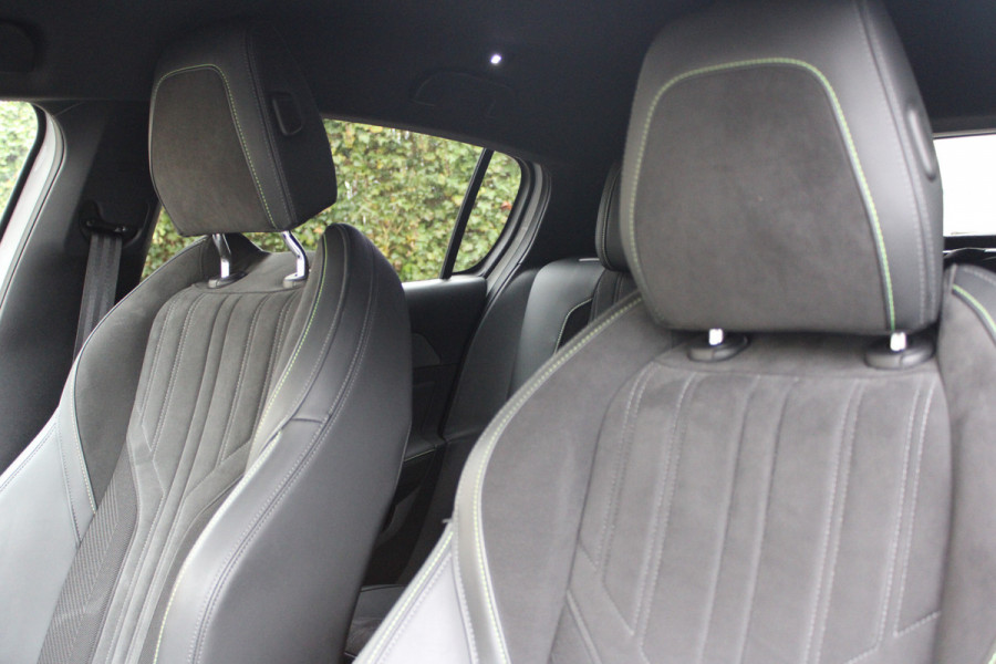 Peugeot 308 1.6 Plug-in Hybrid 225 GT | Alcantara | Navigatie | Black Pack
