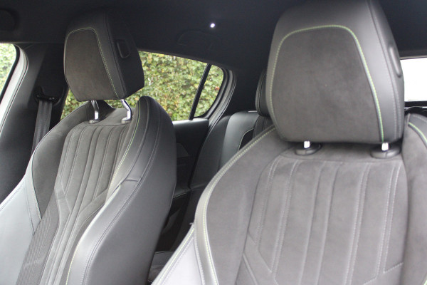 Peugeot 308 1.6 Plug-in Hybrid 225 GT | Alcantara | Navigatie | Black Pack