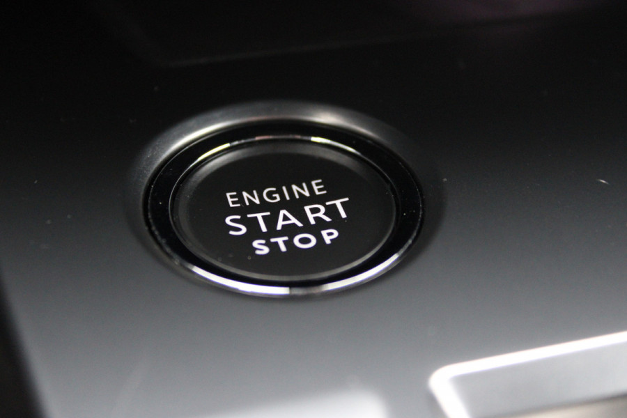 Peugeot 308 1.6 Plug-in Hybrid 225 GT | Alcantara | Navigatie | Black Pack