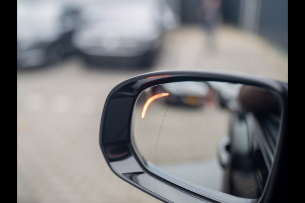 Volvo XC60 2.0 T6 Plug-in hybrid AWD Ultra Black Edition Prijs Rijklaar!!