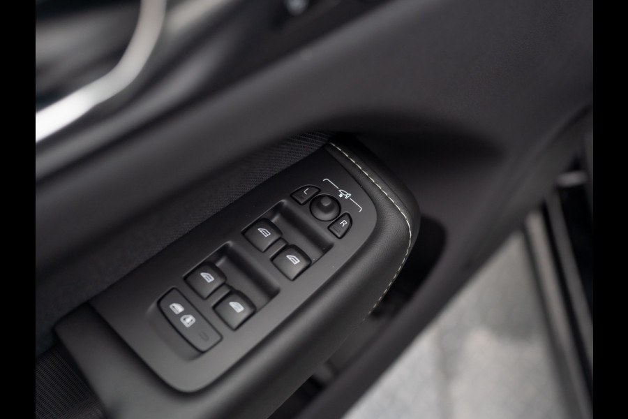 Volvo XC60 2.0 T6 Plug-in hybrid AWD Ultra Black Edition Prijs Rijklaar!!