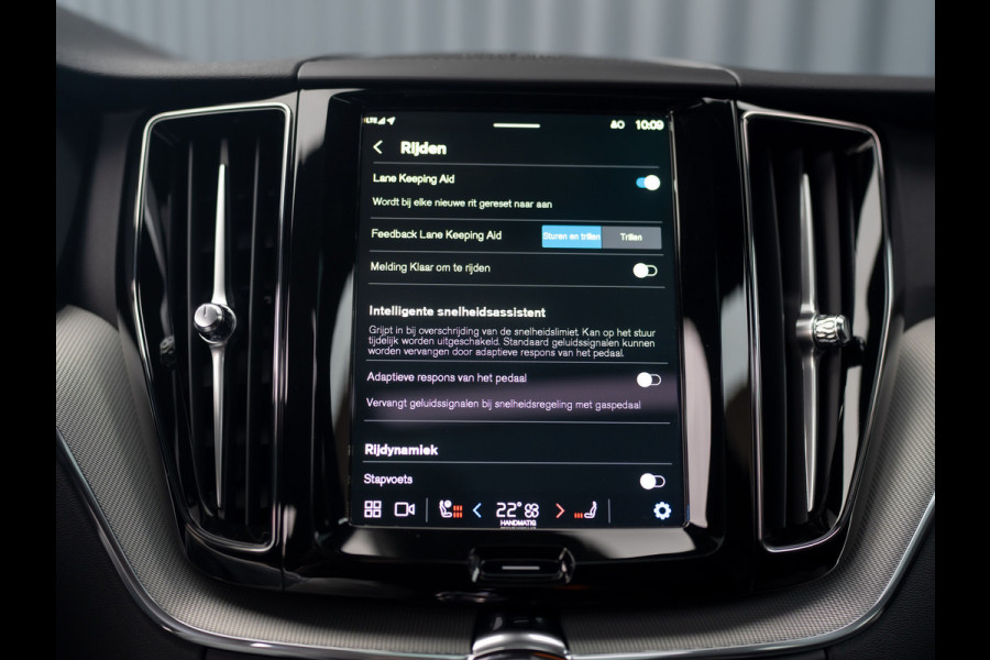 Volvo XC60 2.0 T6 Plug-in hybrid AWD Ultra Black Edition Prijs Rijklaar!!