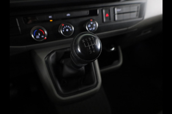 Volkswagen Transporter 2.0 TDI L2H1 28 Comfortline 110 pk | Verlengde garantie | Navigatie via App | Parkeersensoren achter | Cruise control |