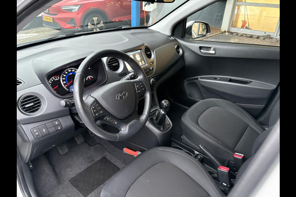 Hyundai i10 1.0i Premium | Stoelverwarming | Cruise Control | Parkeersensoren | Navigatie & Carplay |