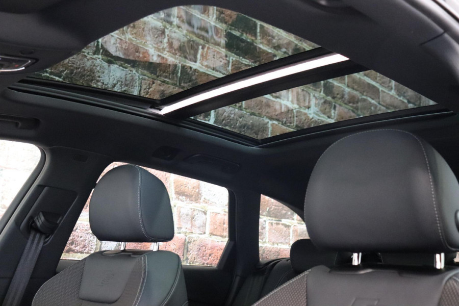 Audi A4 Avant 35 TFSI S Edition Competition Automaat / Panoramadak / Optic Black / Adaptieve Cruise Control / 18 Inch / LED / Stoelverwarming / Navigatiesysteem / Achteruitrijcamera / Extra Getint Glas / Climate Control