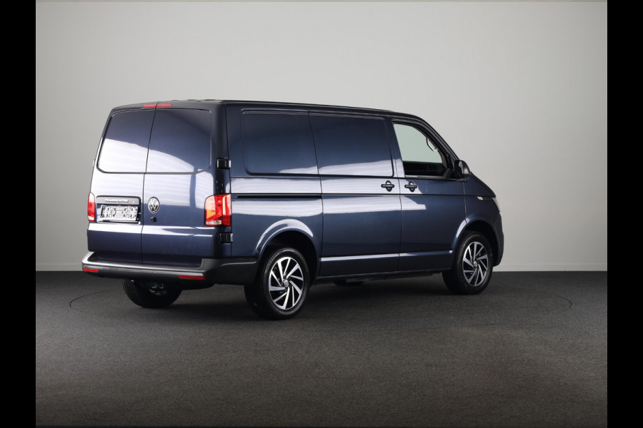 Volkswagen Transporter 2.0 TDI L1H1 150 pk | Navigatie | Trekhaak (afneembaar) | Parkeersensoren | Achteruitrijcamera |