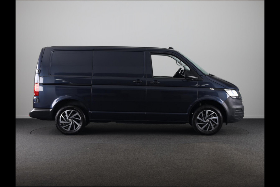 Volkswagen Transporter 2.0 TDI L1H1 150 pk | Navigatie | Trekhaak (afneembaar) | Parkeersensoren | Achteruitrijcamera |