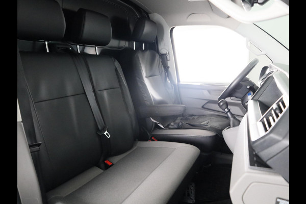 Volkswagen Transporter 2.0 TDI L1H1 150 pk | Navigatie | Trekhaak (afneembaar) | Parkeersensoren | Achteruitrijcamera |