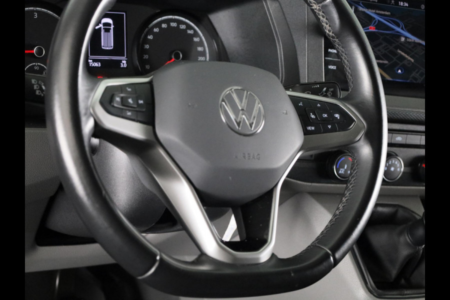 Volkswagen Transporter 2.0 TDI L1H1 150 pk | Navigatie | Trekhaak (afneembaar) | Parkeersensoren | Achteruitrijcamera |