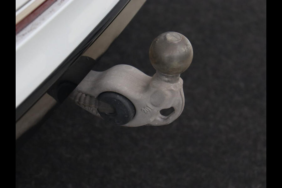 Volkswagen Tiguan 1.4 TSI eHybrid R Line | Panoramadak | Leder | Stoelverwarming | Trekhaak | 360 Camera | Adaptive cruise | Carplay | Matrix LED | Navigatie | Achterbankverwarming | PHEV | Plug In